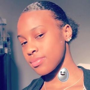 Meet your Posher, Lela